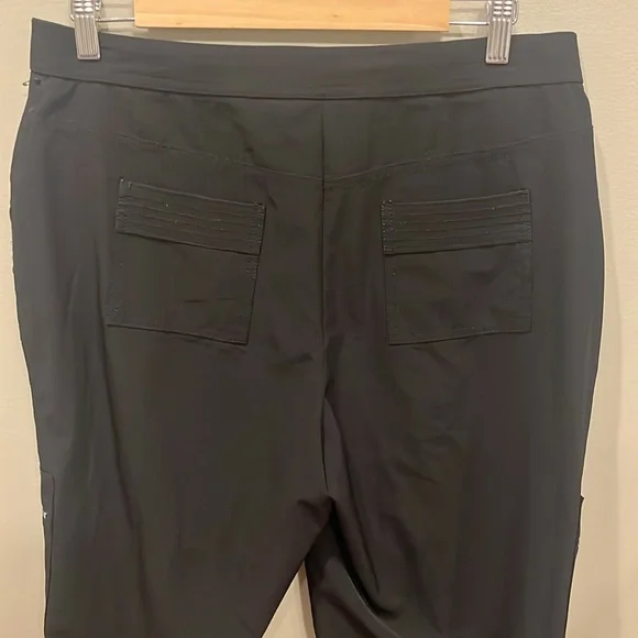 Chico’s Zenergy Black Jogger Pants Size 1 - Picture 7 of 8